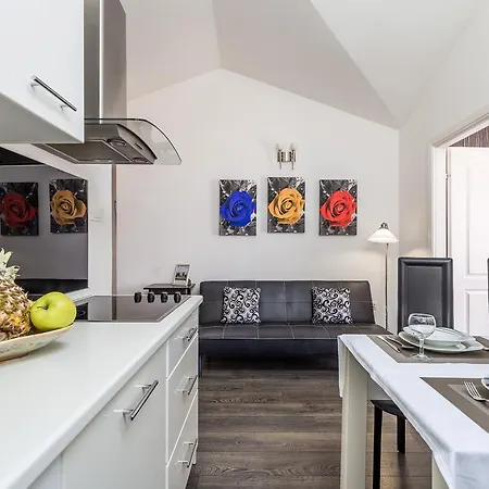 Nora Apartmán *