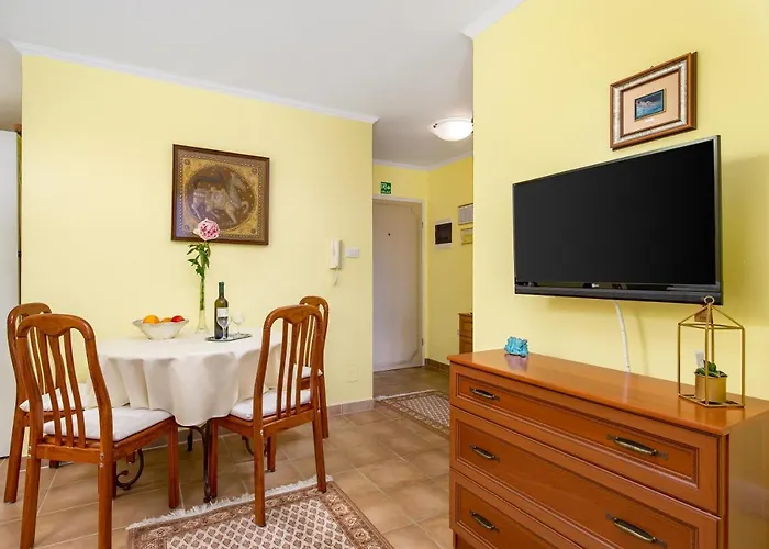 Nora Apartment