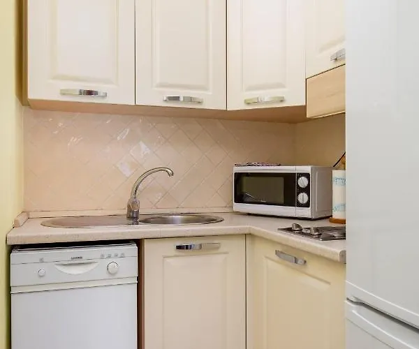 Nora Apartment *