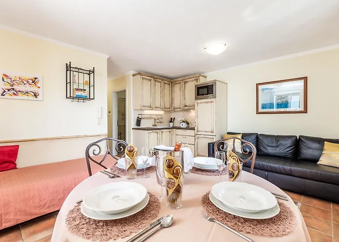 Nora Apartment *